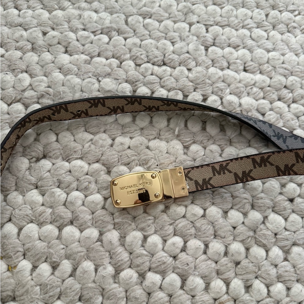 Michael Kors Reversible Belt - Picture 2 of 2